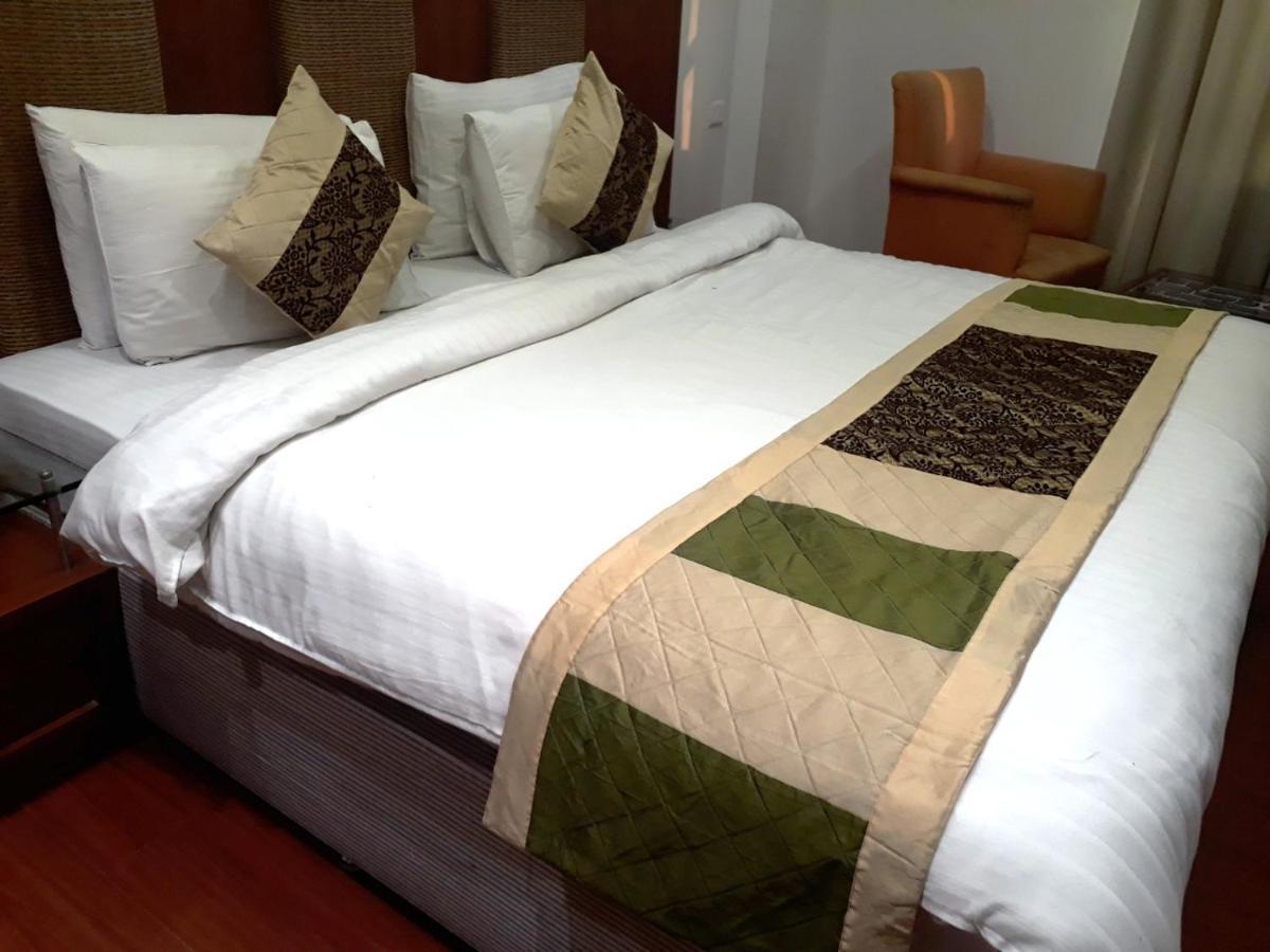 Airport Hotel Golden Bliss Near Delhi Airport Nueva Delhi Exterior foto